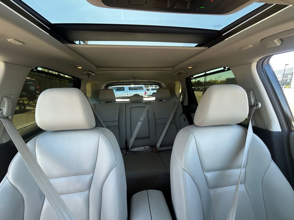 Used 2023 Nissan Rogue SL w/ SL Premium Package image 27