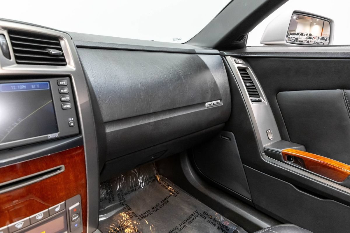 Used 2007 Cadillac XLR RWD image 23