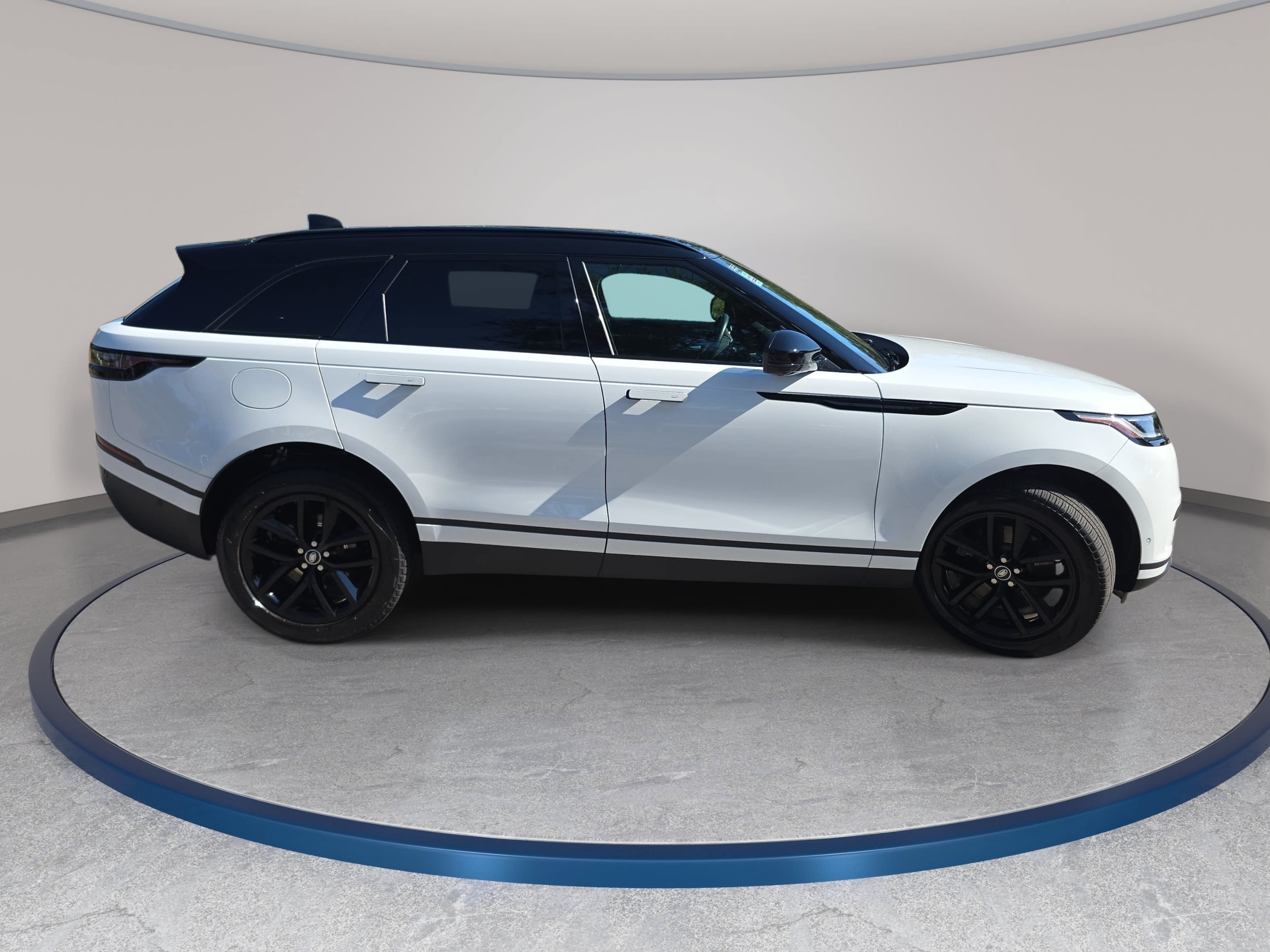 Certified 2026 Land Rover Range Rover Velar S AWD/4WD image 4