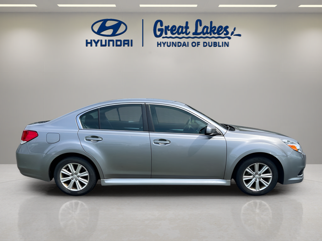 Used 2010 Subaru Legacy 2.5i Premium AWD/4WD image 6