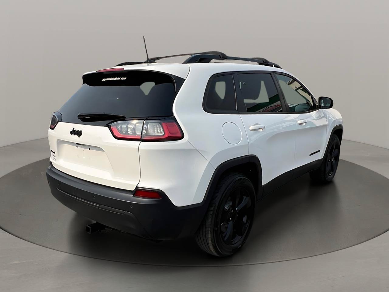 Used 2019 Jeep Cherokee Latitude Plus AWD/4WD image 6