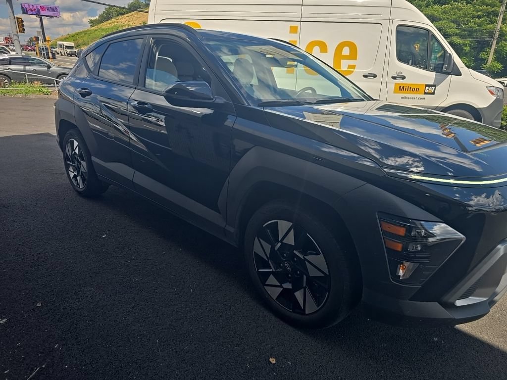 Used 2025 Hyundai Kona SEL FWD image 3