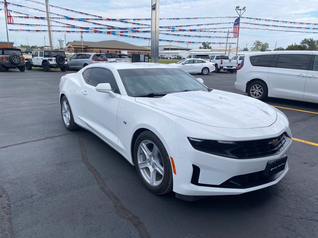 Used 2023 Chevrolet Camaro LT RWD image 2