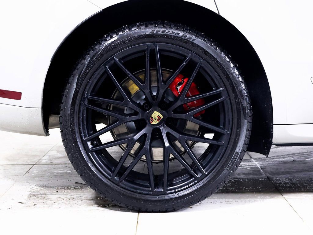 Certified 2025 Porsche Macan GTS image 21