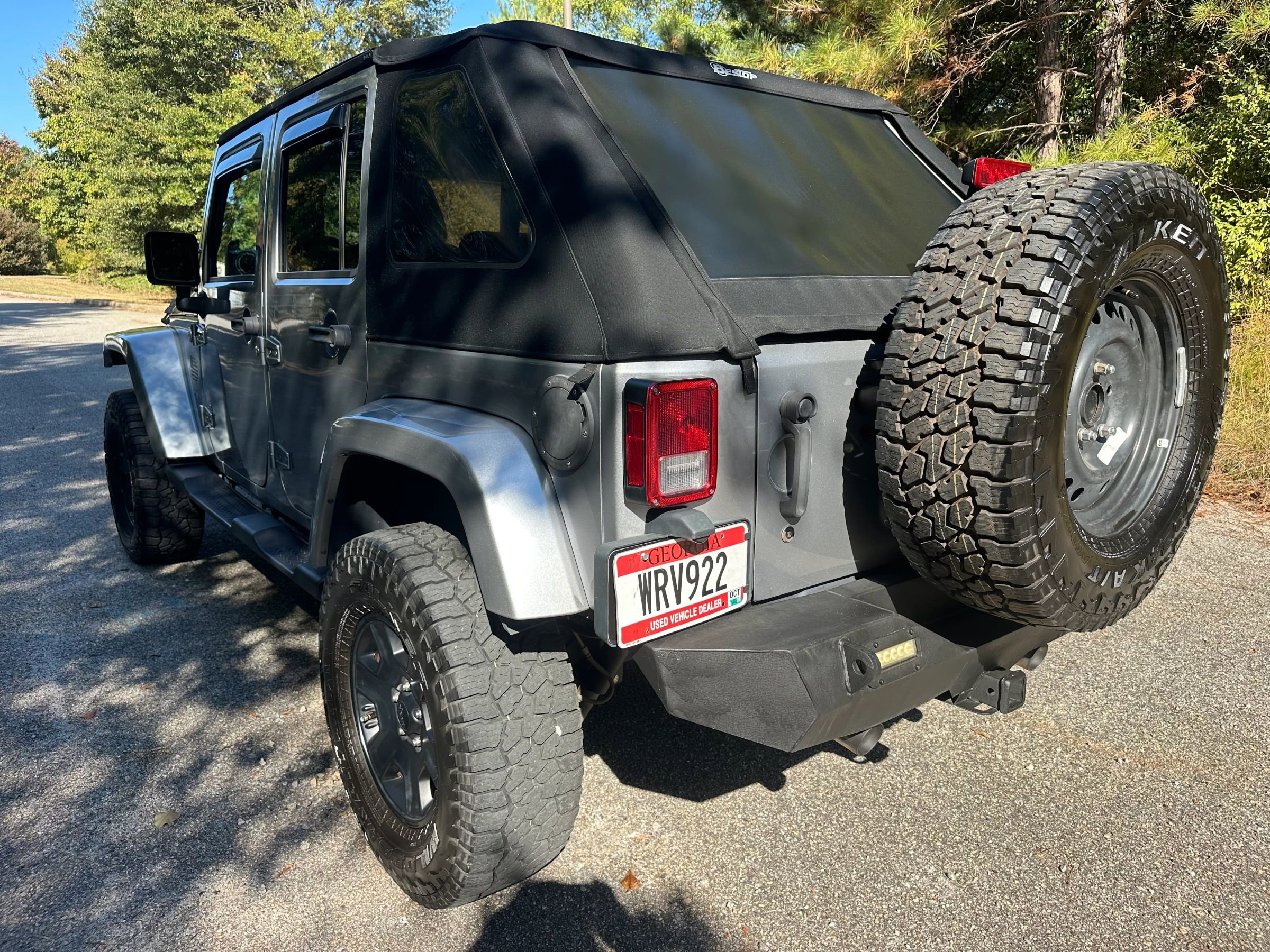 Used 2018 Jeep Wrangler Unlimited Sahara image 3