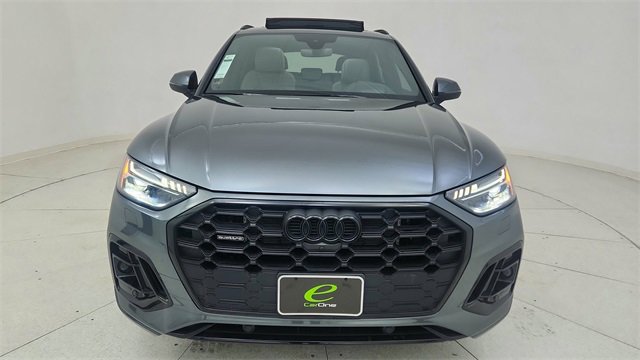 Used 2024 Audi Q5 e Prestige w/ Prestige Package image 13