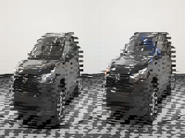 Used 2025 Toyota RAV4 LE image 9