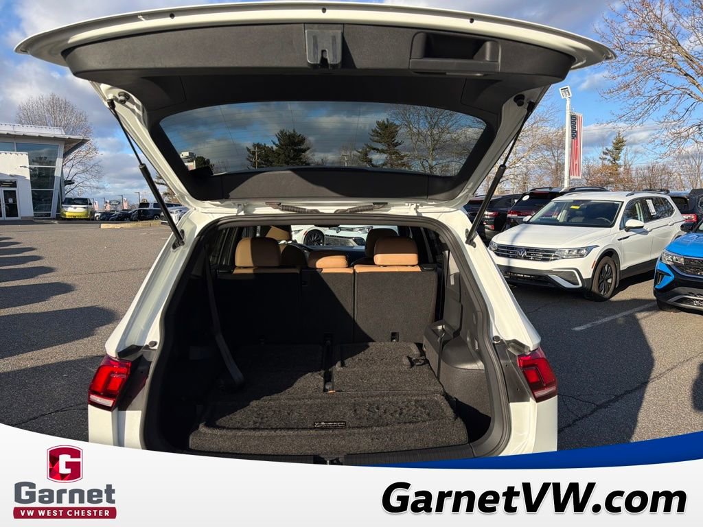 Certified 2023 Volkswagen Tiguan SE R-Line image 31