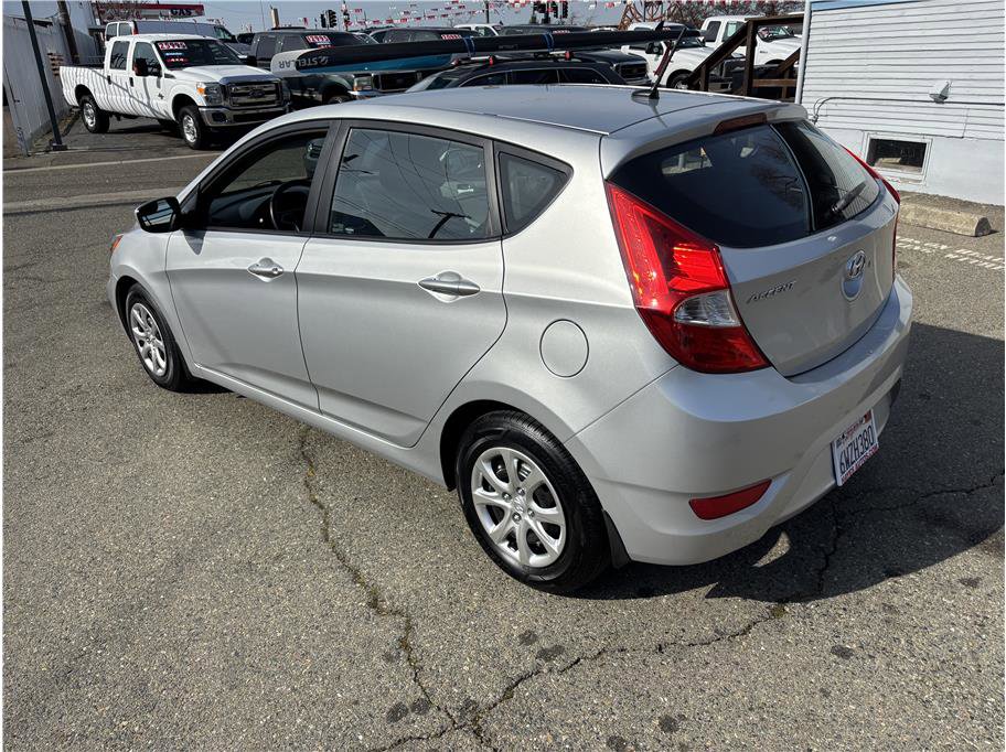 Used 2013 Hyundai Accent GS image 5
