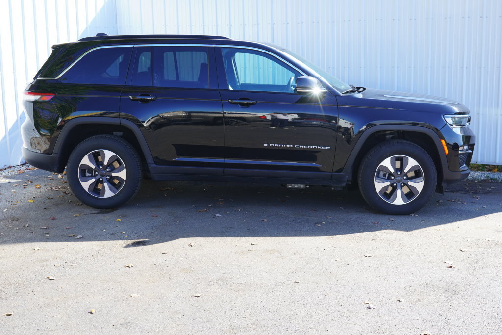 Used 2024 Jeep Grand Cherokee Limited 4xe AWD/4WD image 2