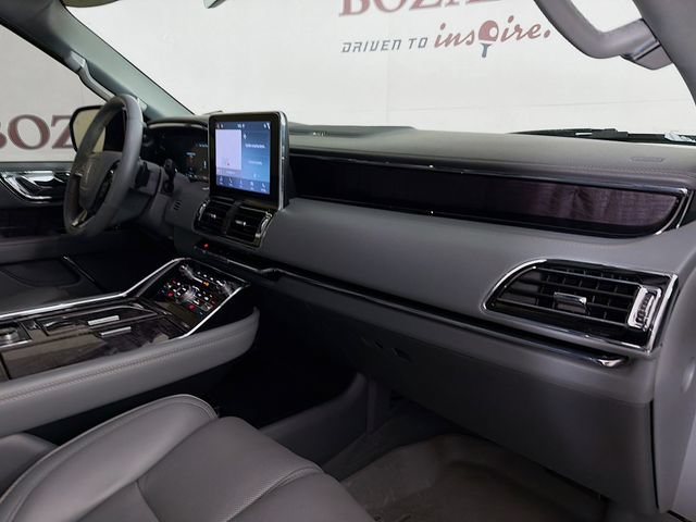 Used 2019 Lincoln Navigator Select RWD image 35