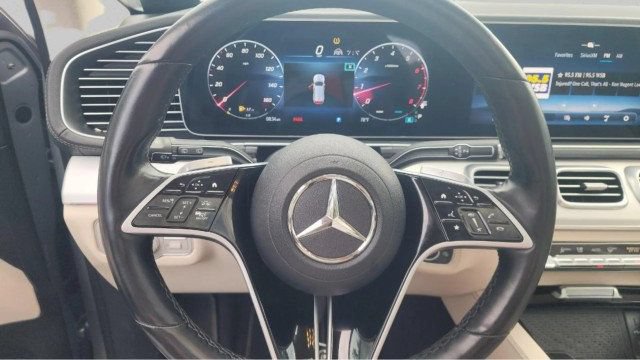 Used 2024 Mercedes-Benz GLS 450 4MATIC image 8