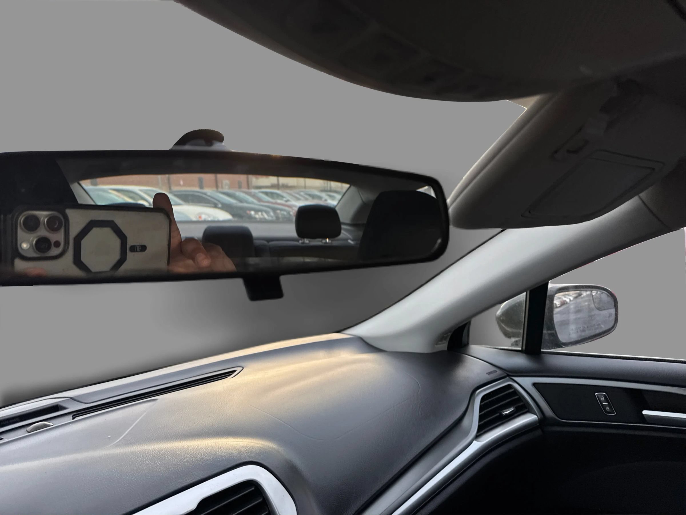 Used 2016 Ford Fusion SE FWD image 17