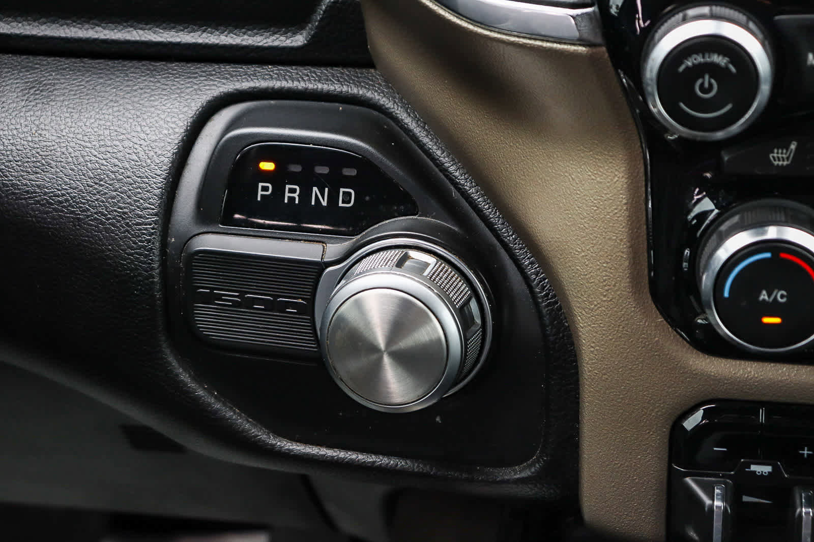 Used 2019 RAM 1500 Laramie RWD image 24