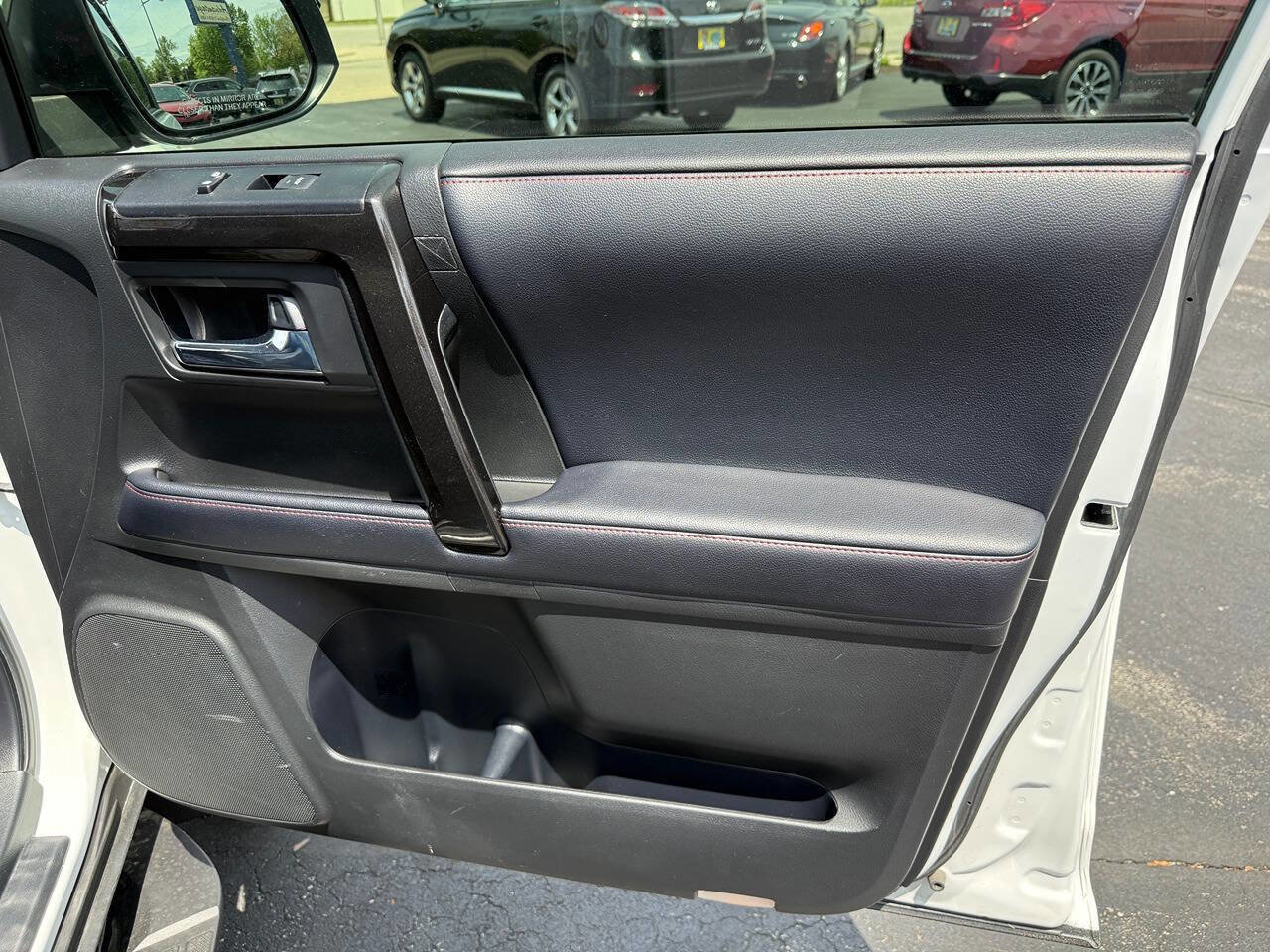Used 2018 Toyota 4Runner TRD Off-Road Premium AWD/4WD image 34