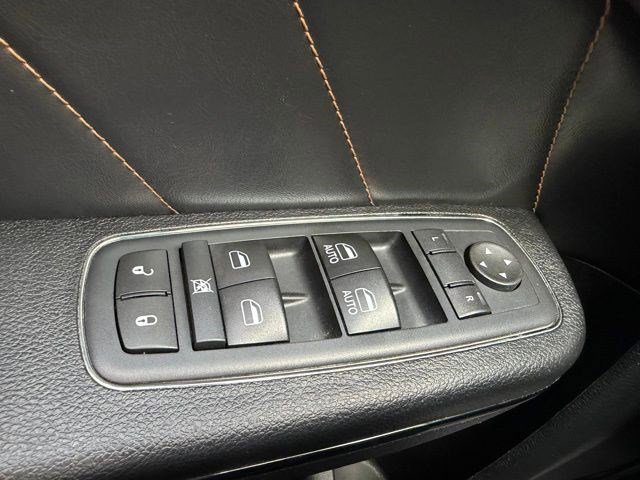 Used 2017 Dodge Charger R/T image 32