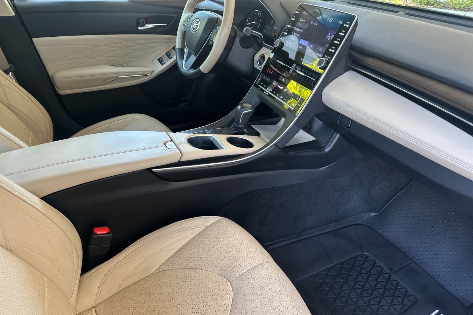 Used 2020 Toyota Avalon Limited w/ Advanced Safety Package FWD image 16