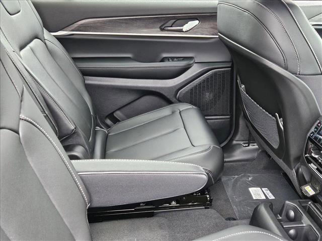 New 2025 Jeep Grand Cherokee L Limited image 19
