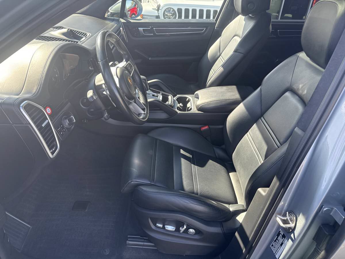 Used 2021 Porsche Cayenne GTS AWD/4WD image 13