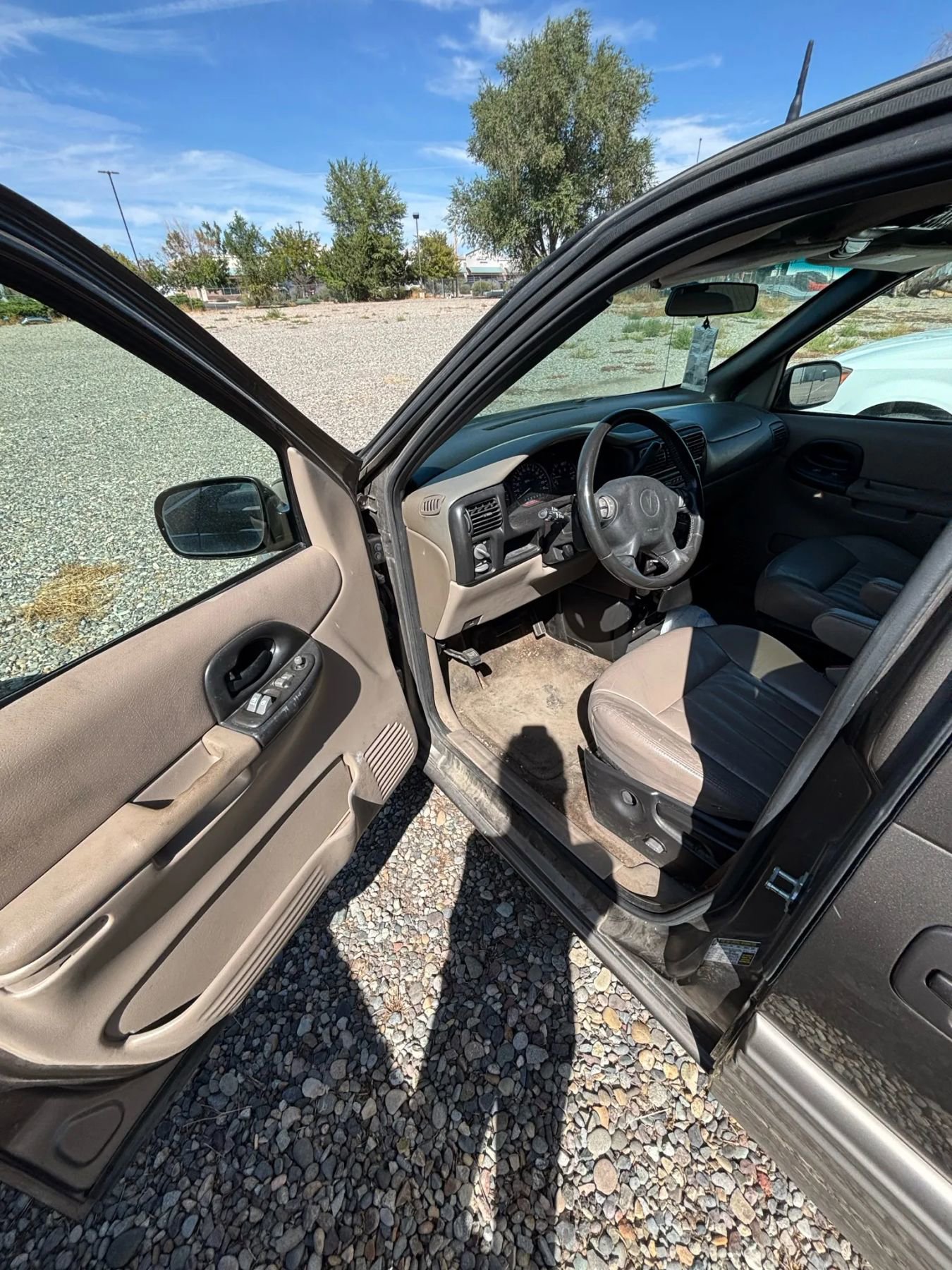 Used 2005 Pontiac Montana Extended w/ Premium Seating Package image 5