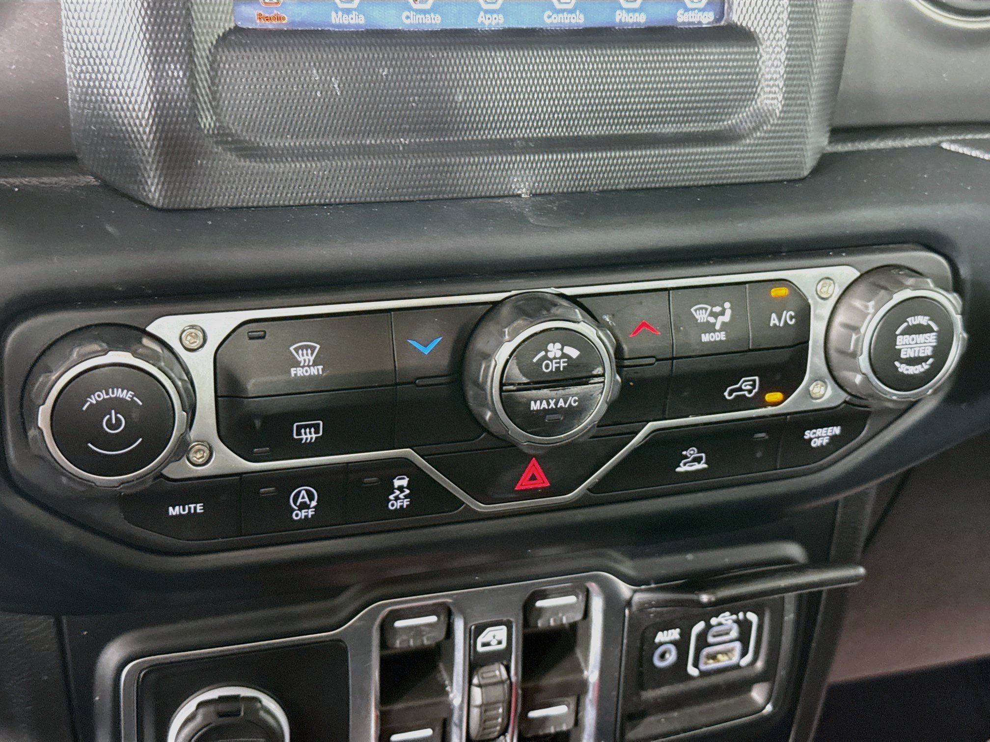 Used 2023 Jeep Gladiator Sport AWD/4WD image 17