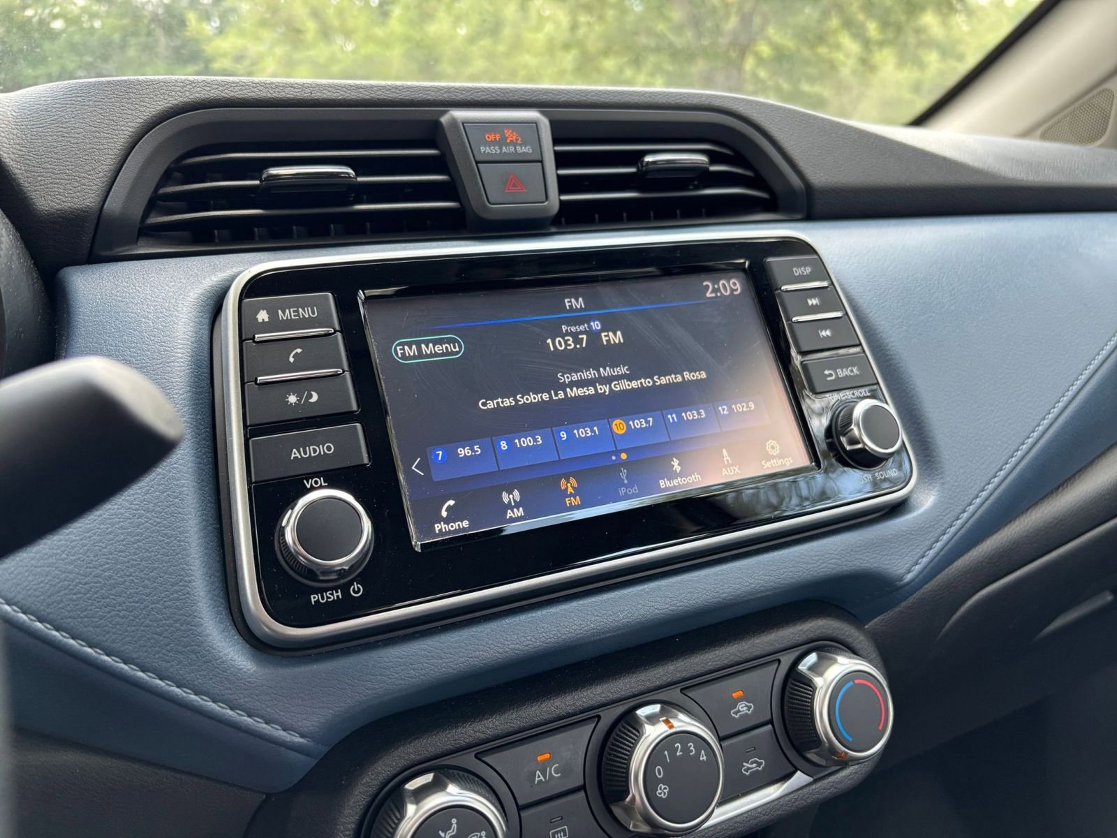 Used 2025 Nissan Versa SV FWD image 20