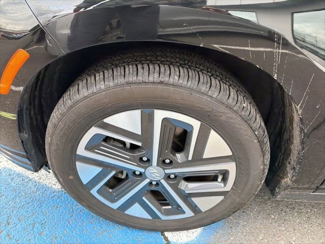 Used 2023 Hyundai Kona SEL w/ Cargo Package image 18