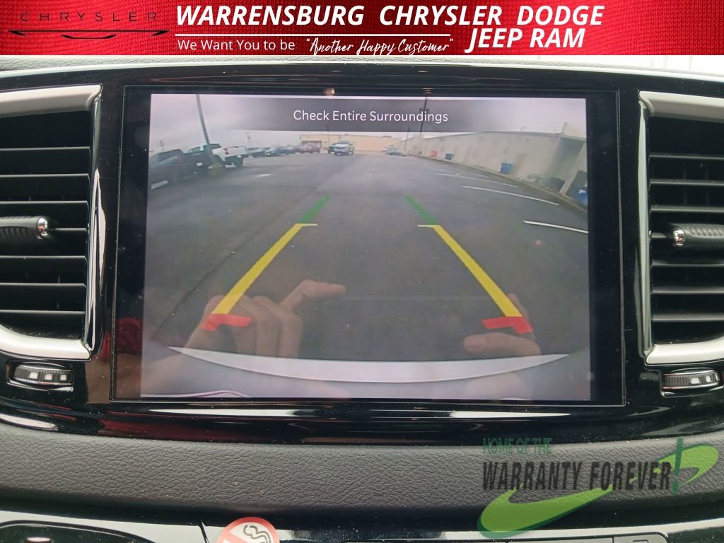 Used 2024 Chrysler Pacifica Touring-L image 22