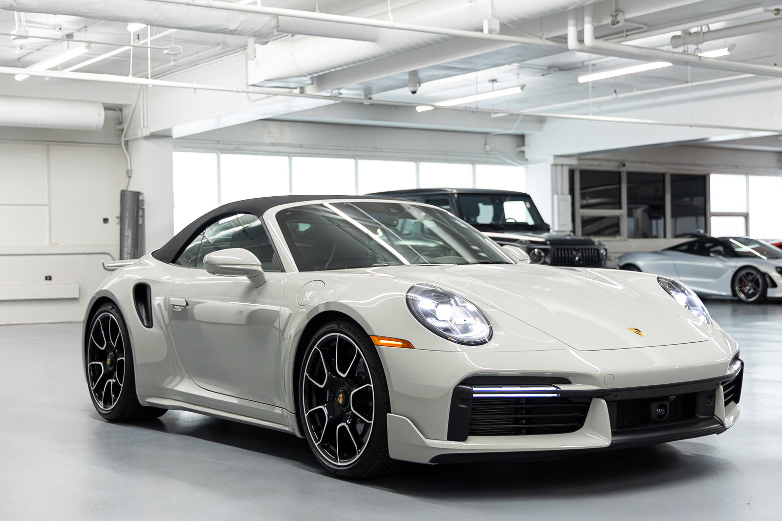 Used 2025 Porsche 911 Turbo S w/ 911 Turbo Sportdesign Package image 8