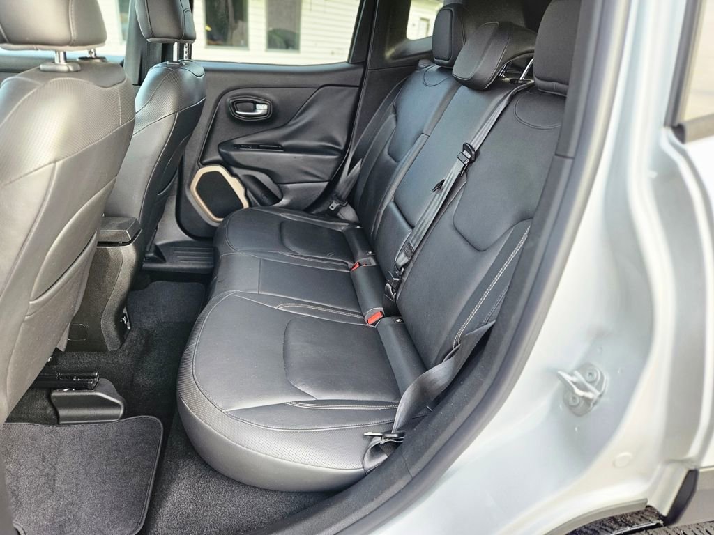Used 2015 Jeep Renegade Limited w/ Safety & Security Group I AWD/4WD image 19