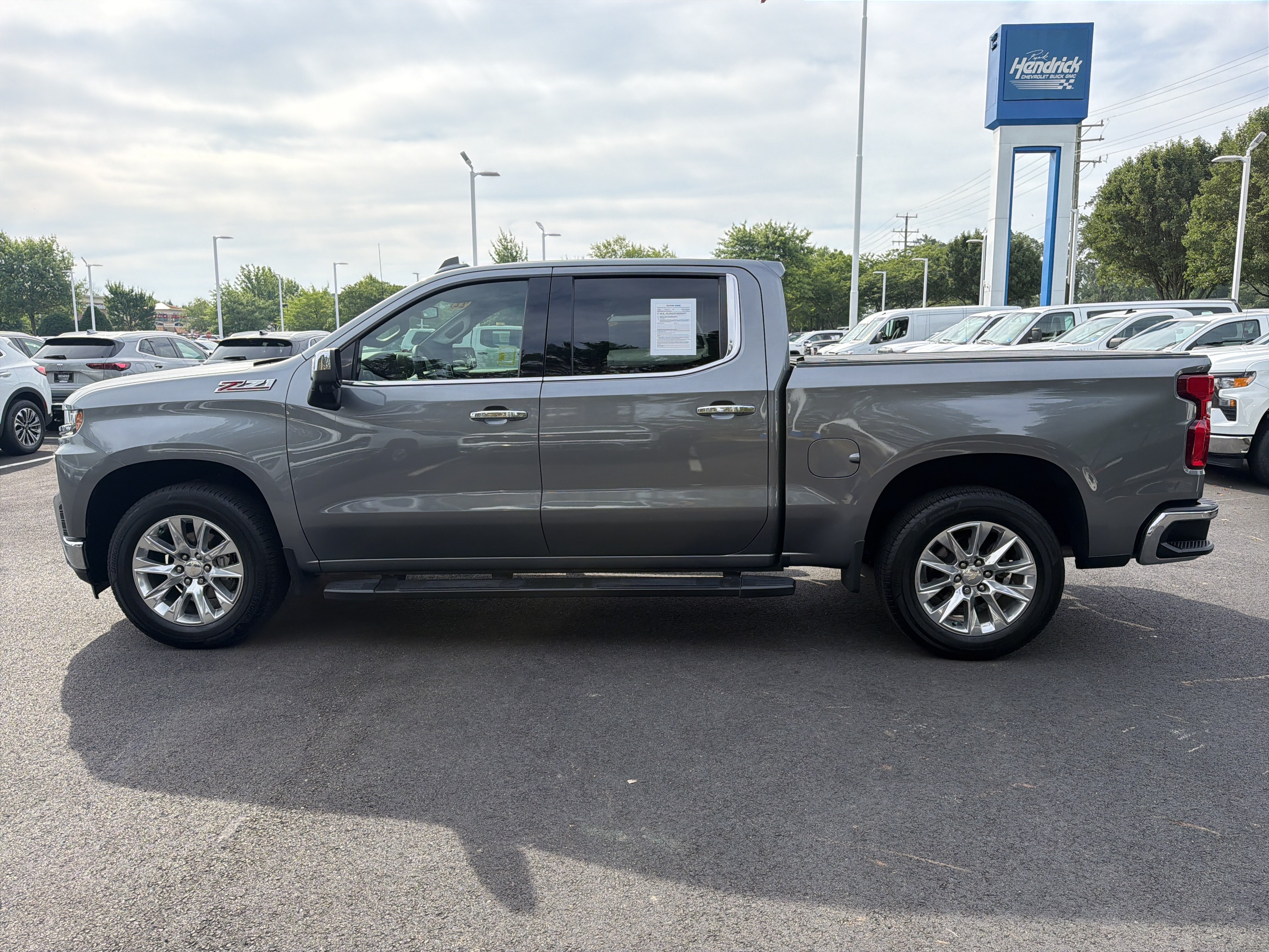 Used 2022 Chevrolet Silverado 1500 LTZ w/ LTZ Premium Package AWD/4WD image 7