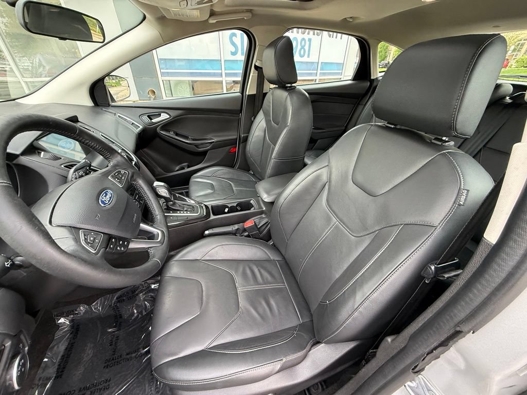 Used 2017 Ford Focus Titanium FWD image 10