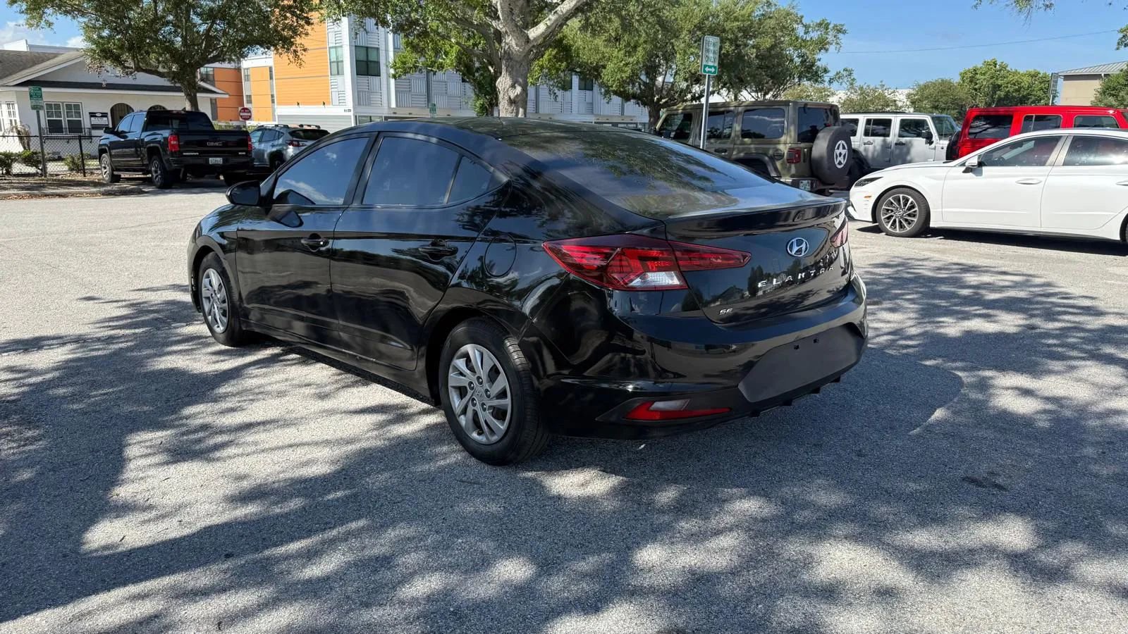 Used 2019 Hyundai Elantra SE w/ Cargo Package FWD image 7