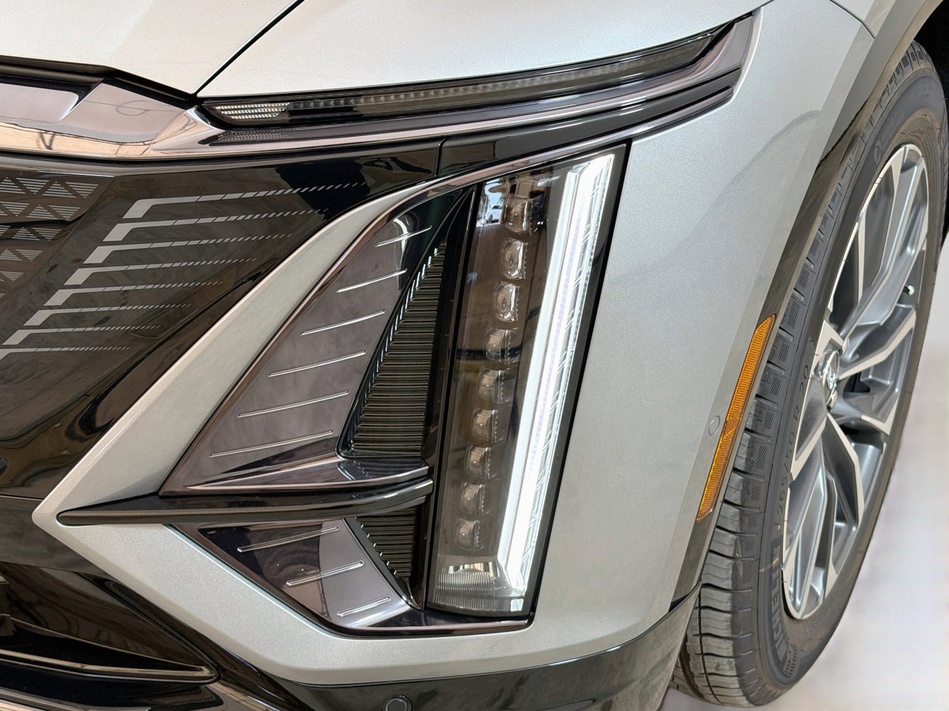 New 2027 Cadillac Lyriq Sport RWD image 9