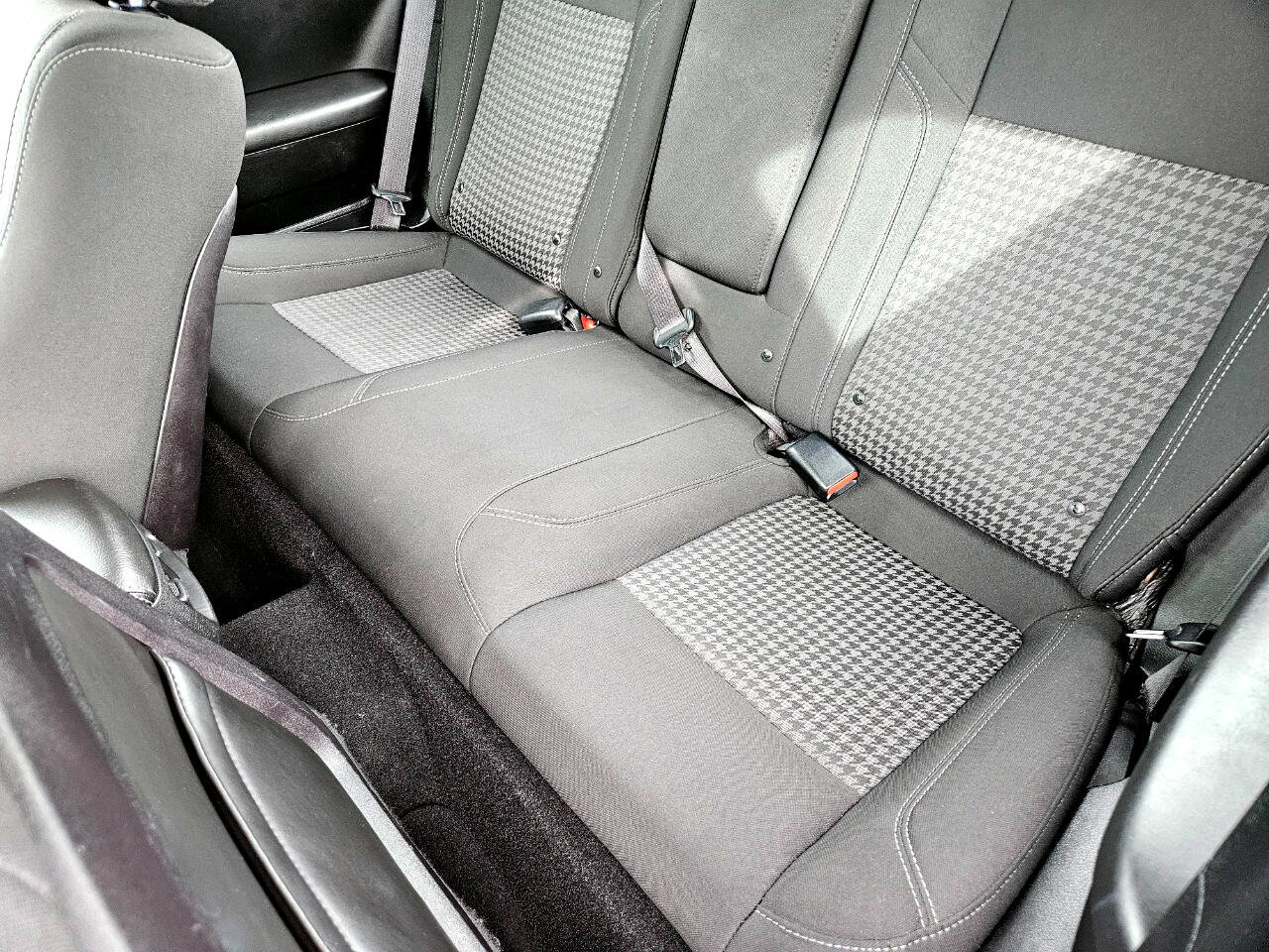 Used 2019 Dodge Challenger SXT image 15