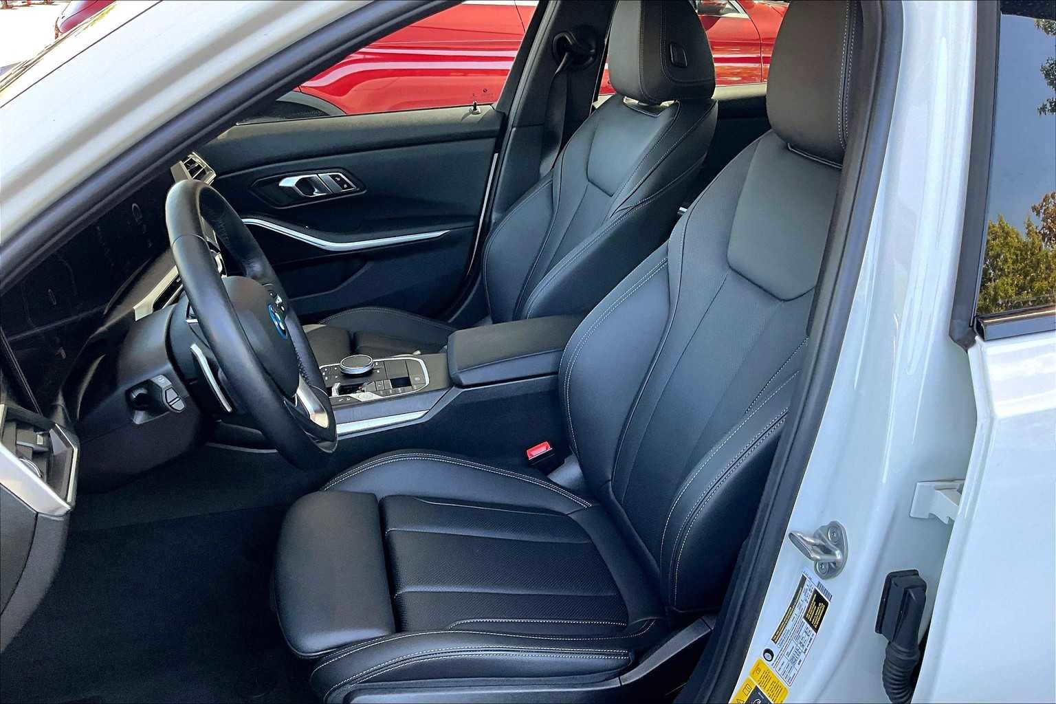 Used 2023 BMW 330e xDrive w/ Premium Package image 7