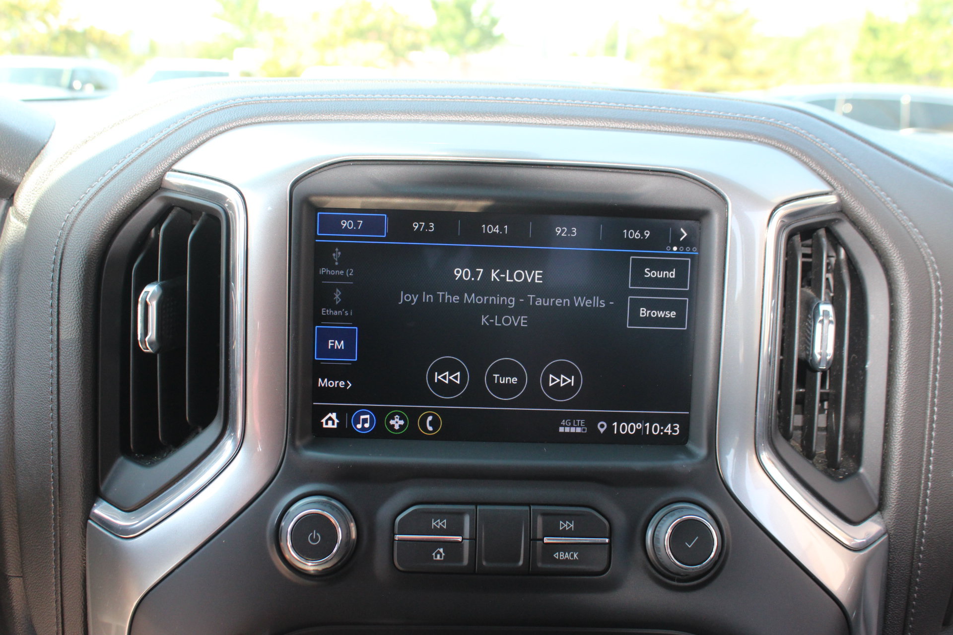 Used 2022 Chevrolet Silverado 1500 LT Trail Boss w/ Bed Protection Package AWD/4WD image 22