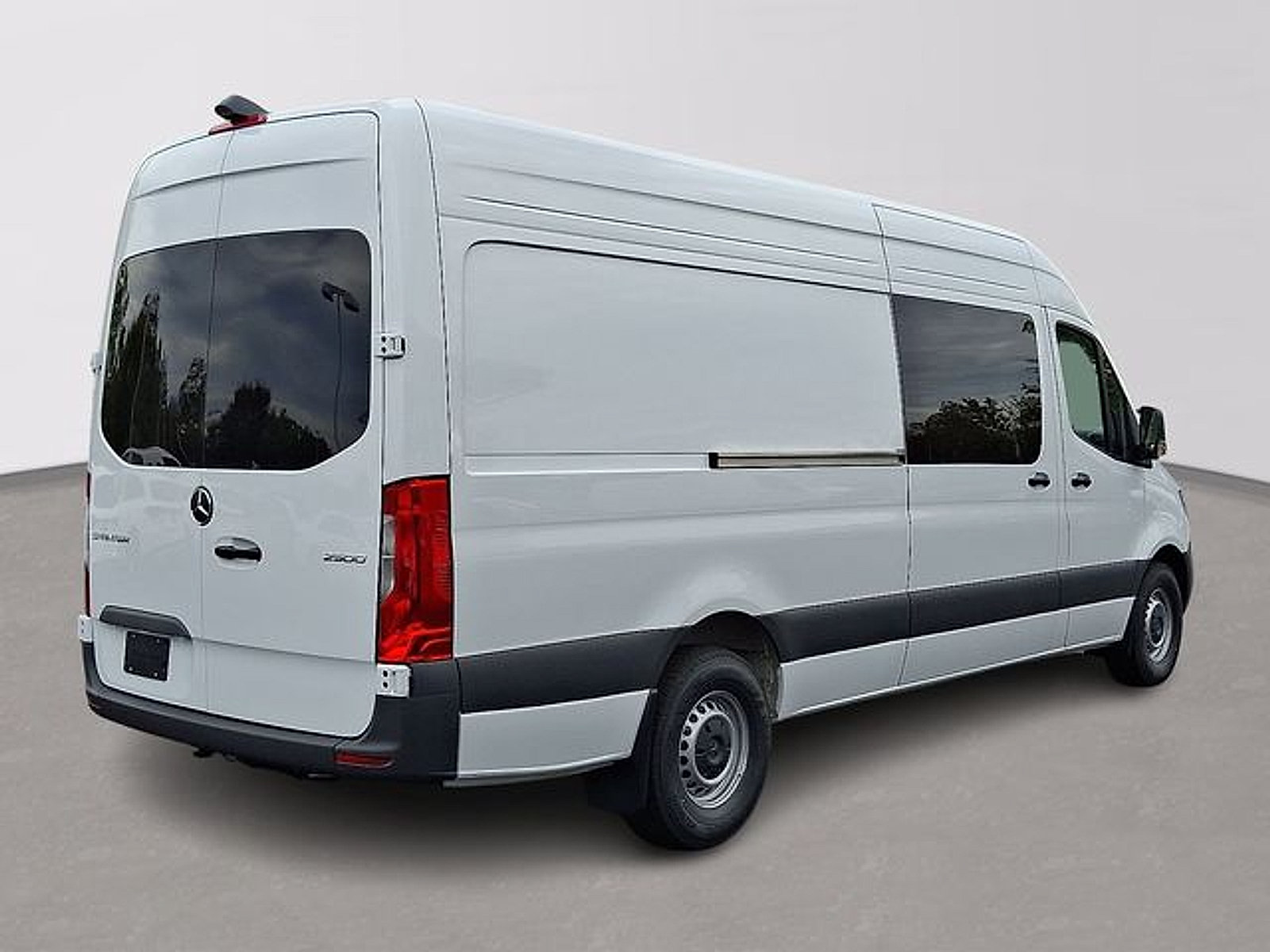 Used 2026 Mercedes-Benz Sprinter 2500 image 4