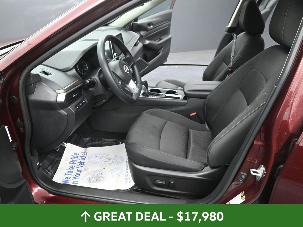 Used 2024 Nissan Altima 2.5 SV image 32