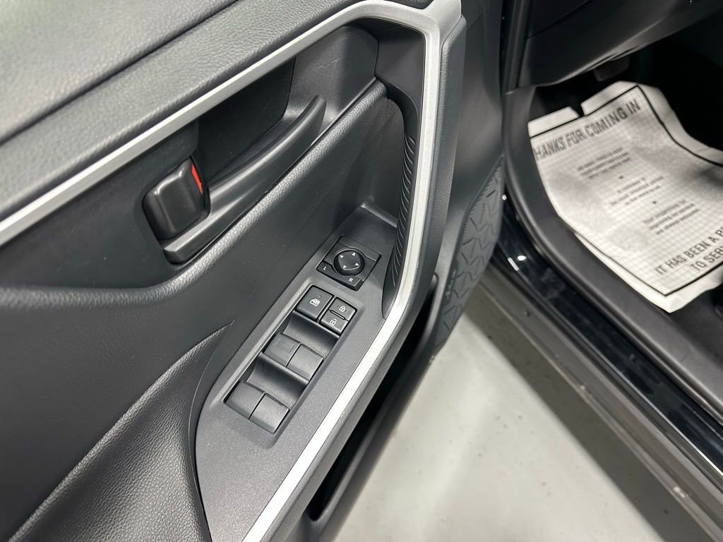 Used 2025 Toyota RAV4 LE image 9
