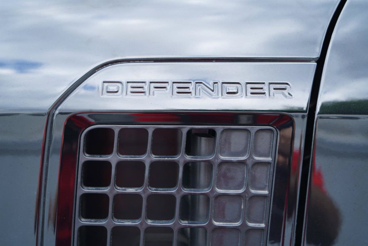 Used 2023 Land Rover Defender 110 V8 AWD/4WD image 21