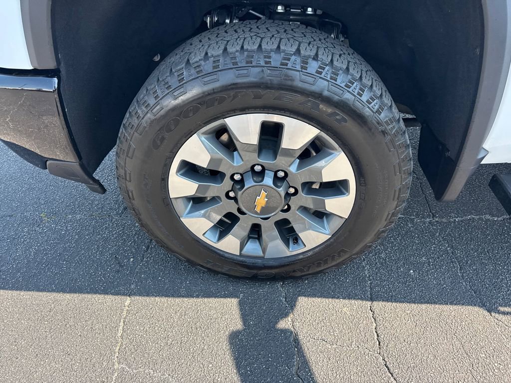 Used 2025 Chevrolet Silverado 2500 Custom w/ Custom Value Package AWD/4WD image 12