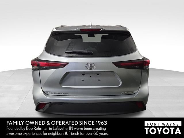 Used 2025 Toyota Highlander XLE AWD/4WD image 8