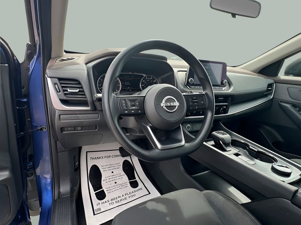 Used 2023 Nissan Rogue S AWD/4WD image 12