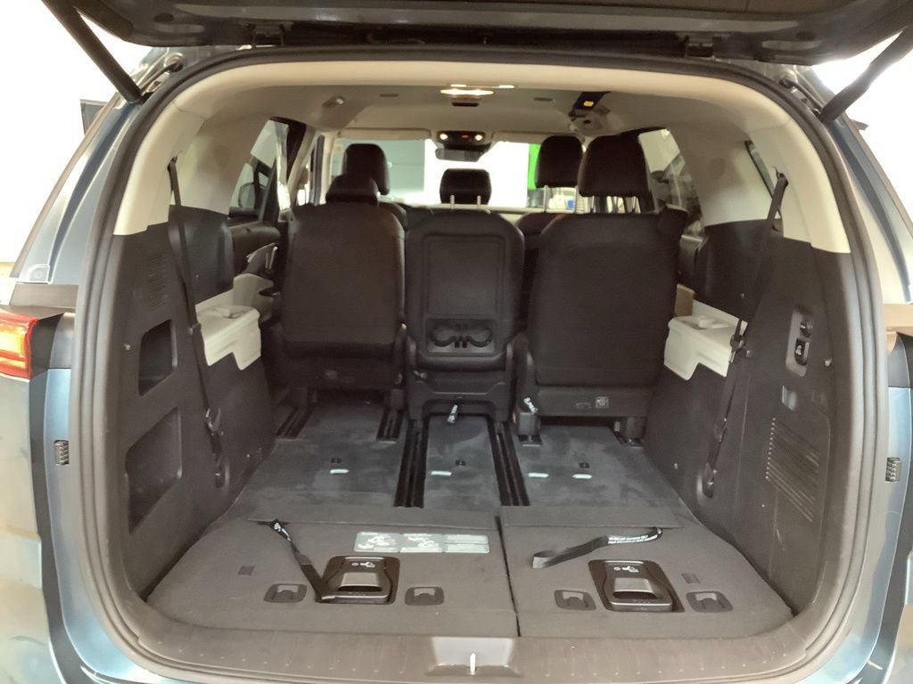 Certified 2023 Kia Carnival SX FWD image 28