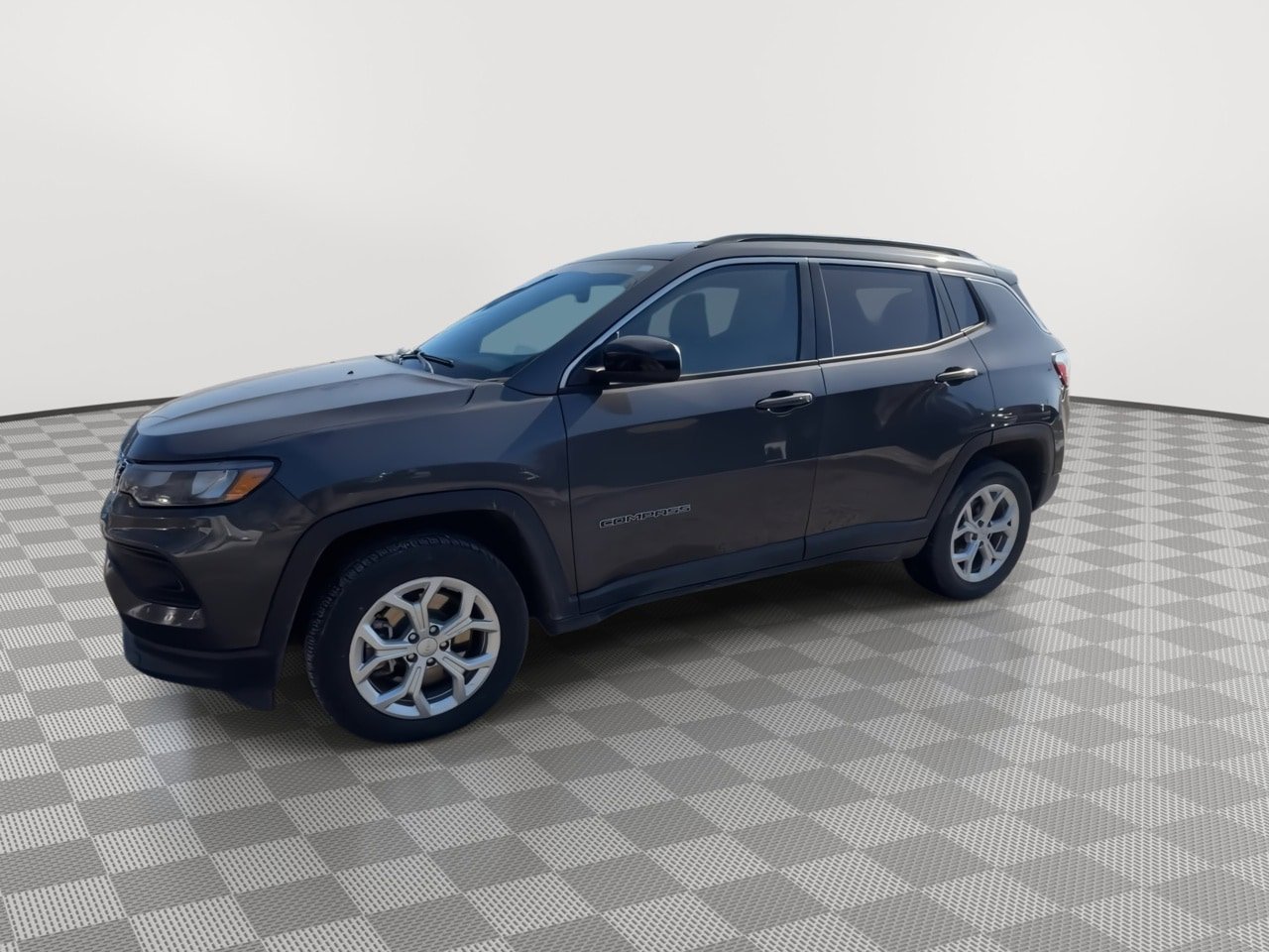 Used 2024 Jeep Compass Latitude image 4