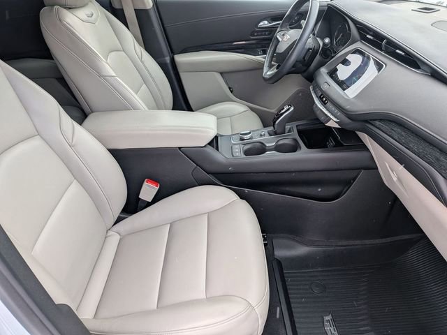 Used 2022 Cadillac XT4 Premium Luxury w/ Cold Weather Package image 29