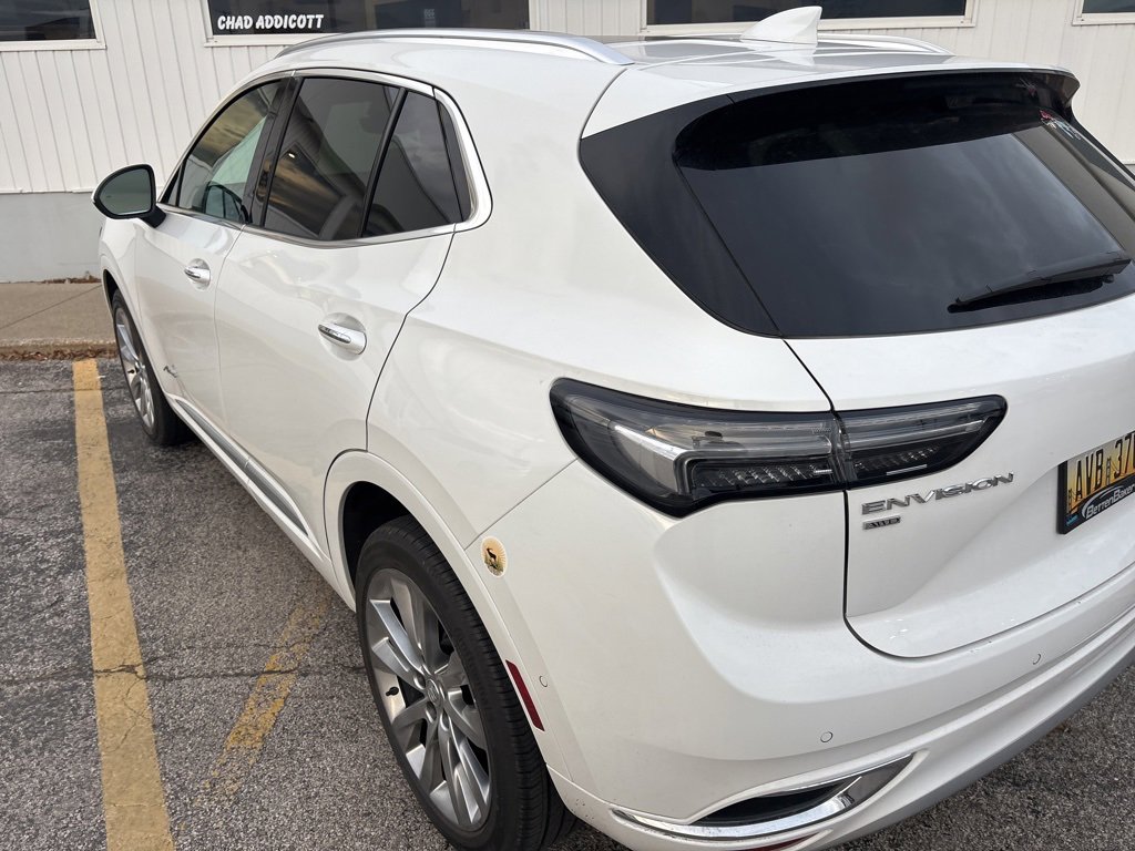 Used 2022 Buick Envision Avenir w/ Technology Package II image 4