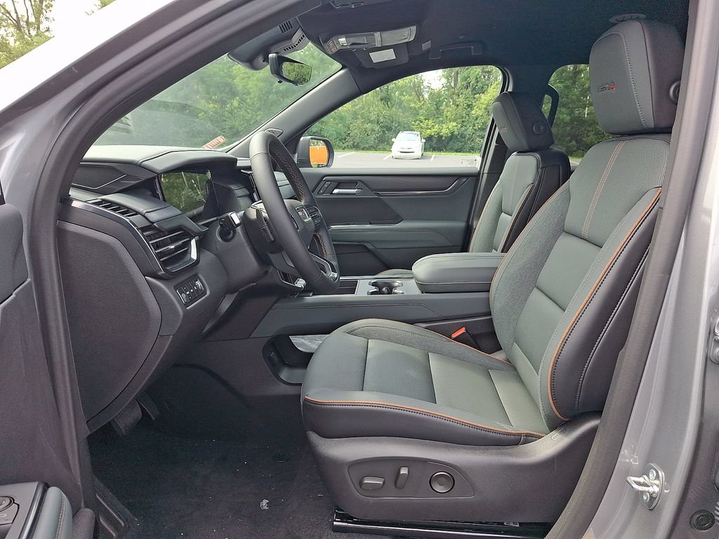 New 2026 GMC Acadia AT4 w/ Luxury Package AWD/4WD image 7