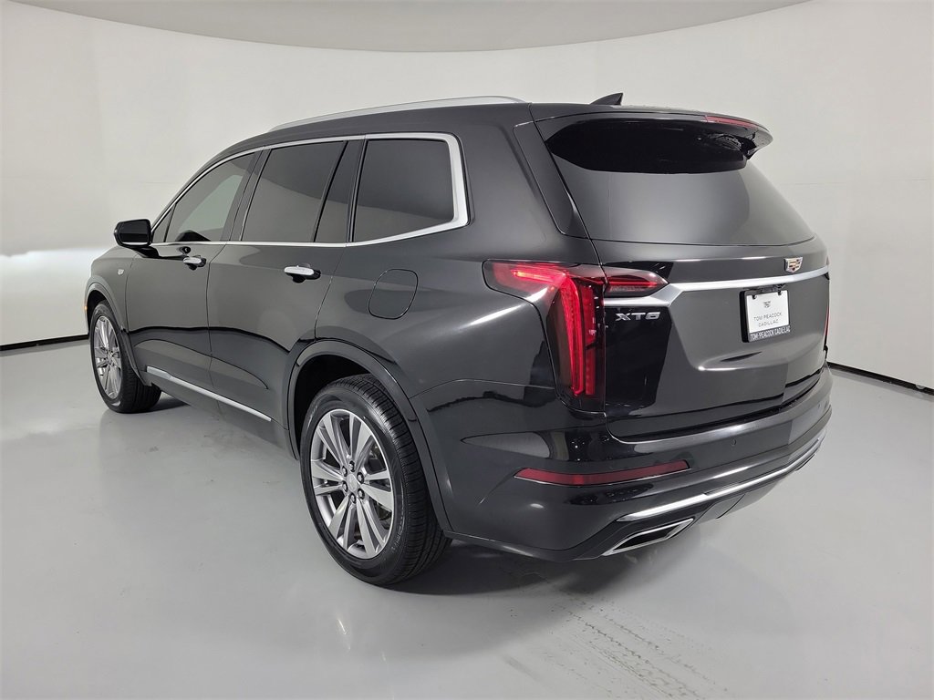 Certified 2023 Cadillac XT6 Premium Luxury image 3